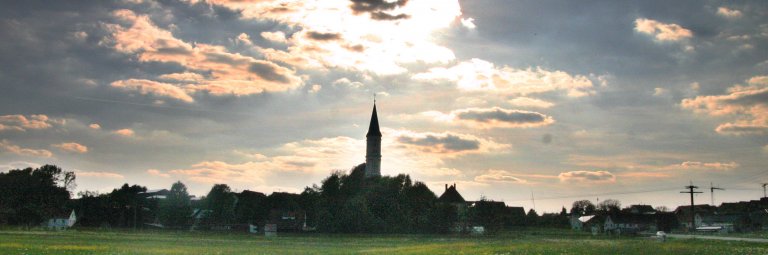 Breitenthal_Kirche Blick von den Biotopen